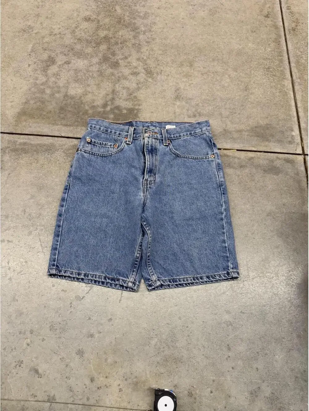 vintage levis 505 faded blue relaxed baggy fit jean shorts jorts size 31